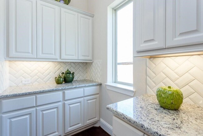 Photo - 2064 Bluestem Dr
