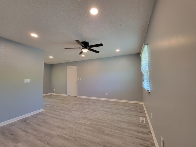 Photo - 1353 New Field Ln