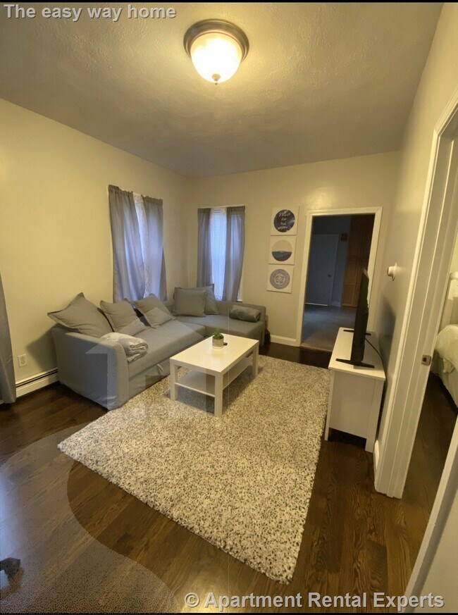 23 Everett Ave Unit 1