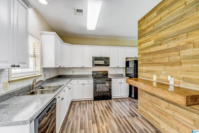 Photo - 2212 Rushton Ln