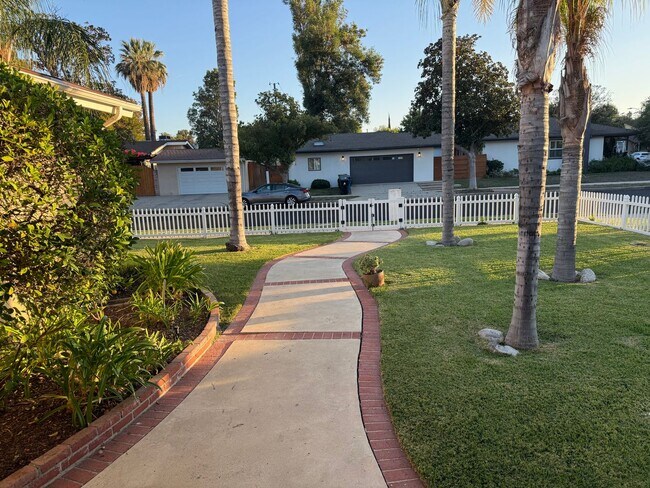 Photo - Private HOME 3bed/2 bath + POOL in Woodlan...