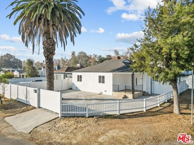 Building Photo - 6157 Colfax Ave Rental