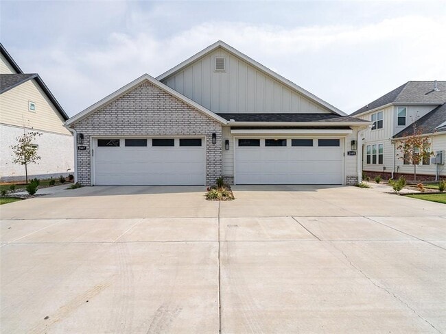 Photo - 2809 SW Hampshire Ave