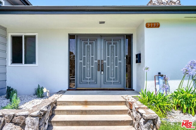 Building Photo - 5137 Reynier Ave Rental