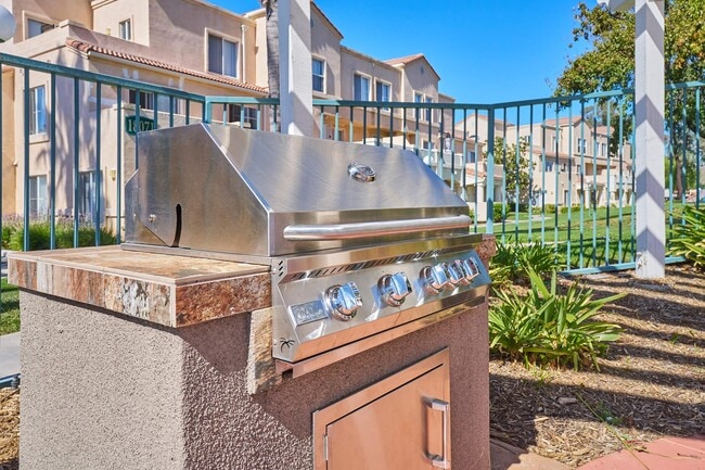 River Ranch Townhomes & Apartments