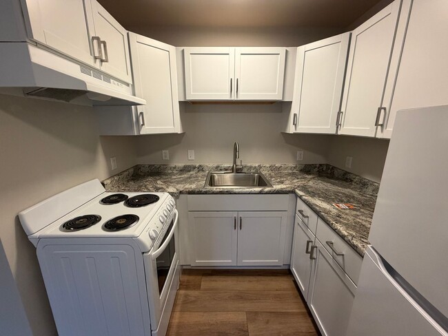 Building Photo - 133 N Main St Unit 3