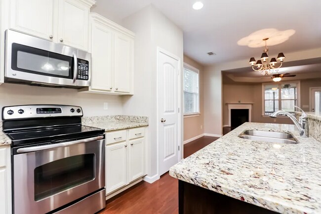 Photo - 4331 Silver Oaks Dr House