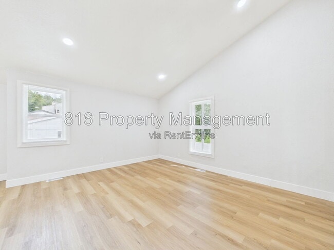 Photo - 9524 Manning Ave Unit 9520