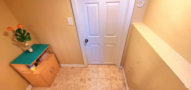 Building Photo - 8986 Vanderveer St Unit Ground floor Rental