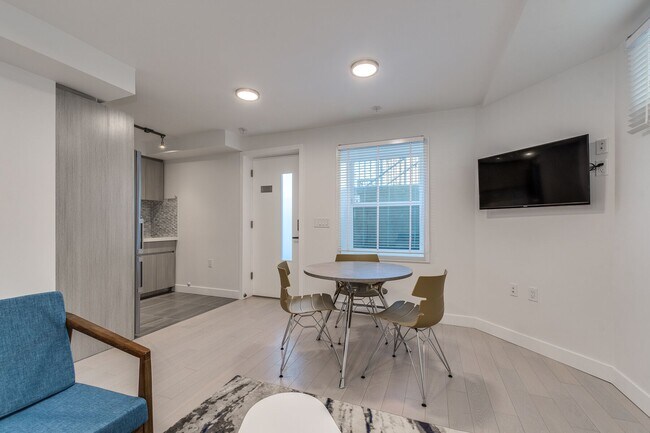 1429 Haro St Unit -