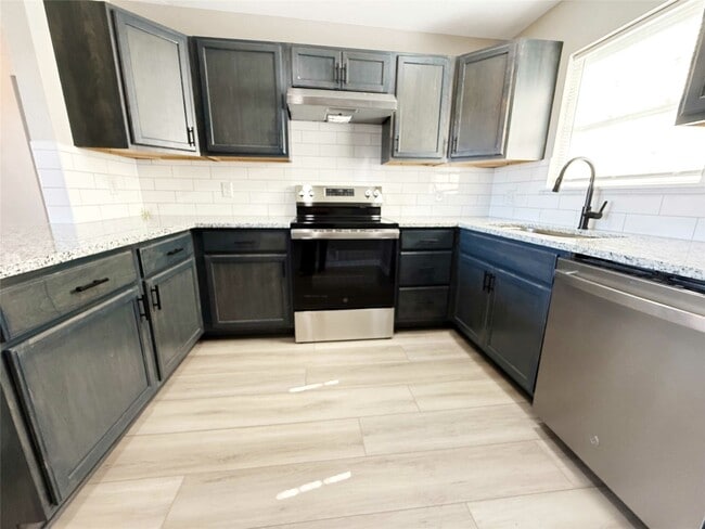 Photo - 1417 5th Ave N