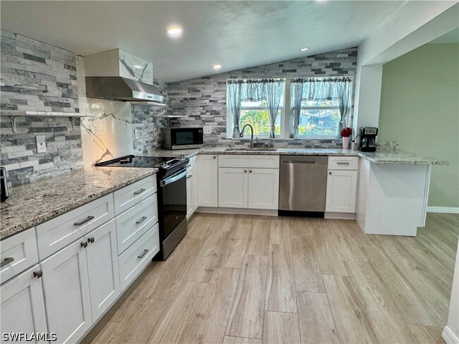 Photo - 829 107th Ave N