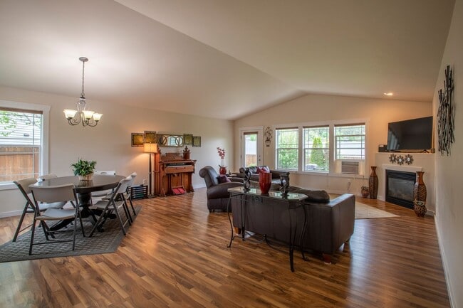 Photo - 1900 Teal Dr