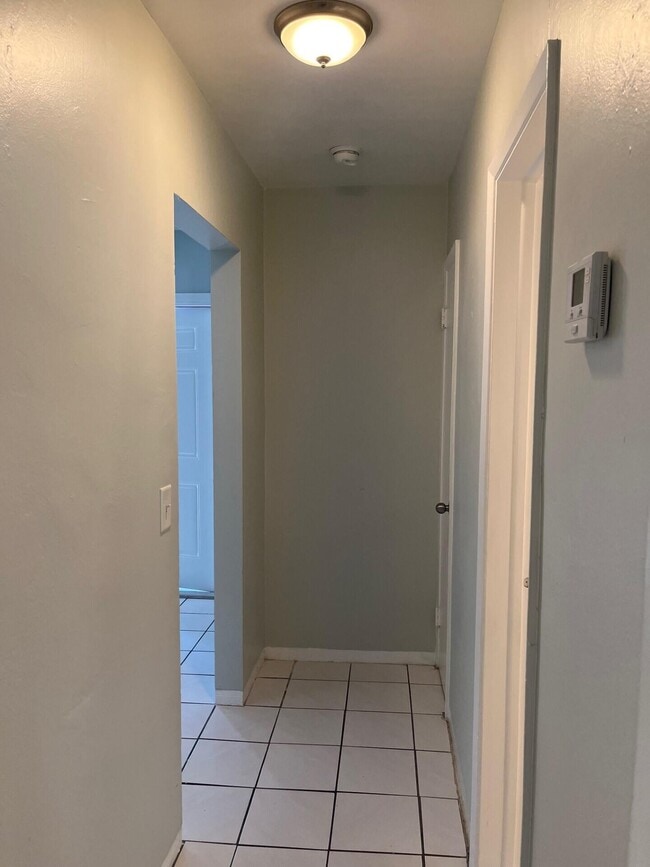 Photo - 265 NW 32nd St