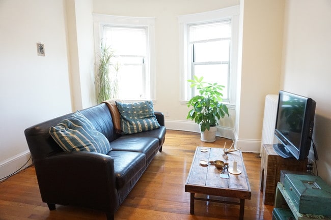 Photo - 1315 Commonwealth Ave Unidad 203