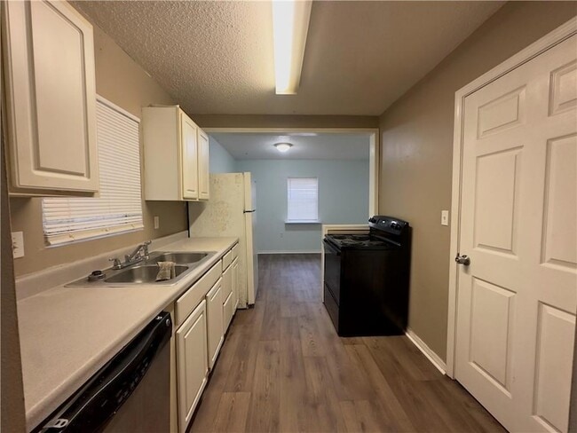 Photo - 34657 Grantham College Rd