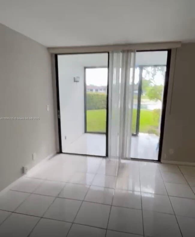 Photo - 212 Lake Pointe Dr Unit 106