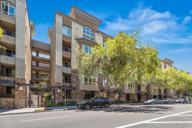 Building Photo - "Spacious, Immaculate, Modern Be the first to live in freshly updsted 3BR, 2BA Condo with parking!