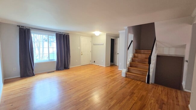 6638 Greenleigh Ln