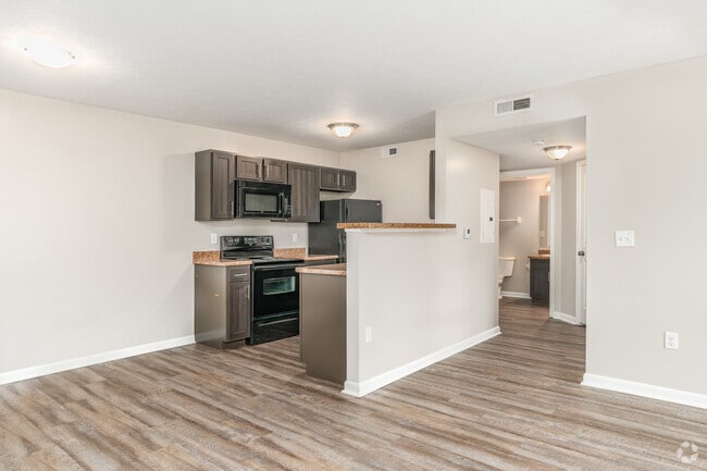 1BR, 1BA - 800SF - Kitchen