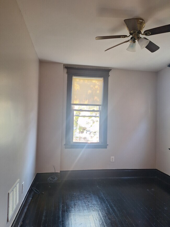 Photo - 784 Jewett Ave