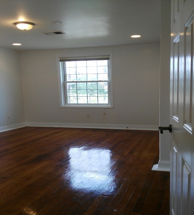 Photo - 1309 Bryant St NE Unit 101