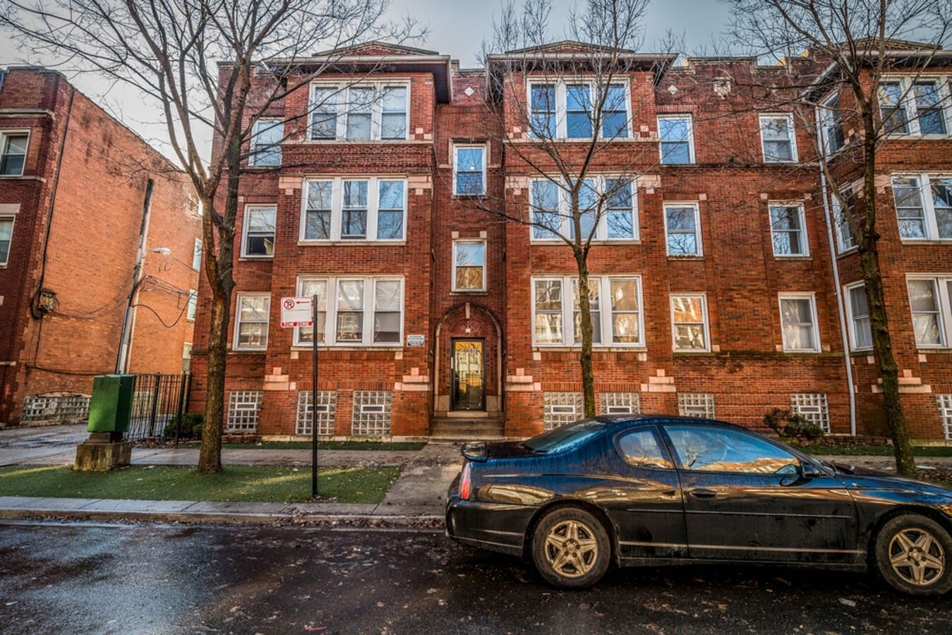 Photo - 1501 E 68th Chicago, IL 60637