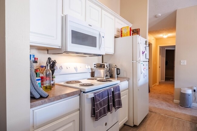 Photo - 4 bedroom, 4 bathroom Condominium- ONE BEDROOM AVAILABLE Unit B - B