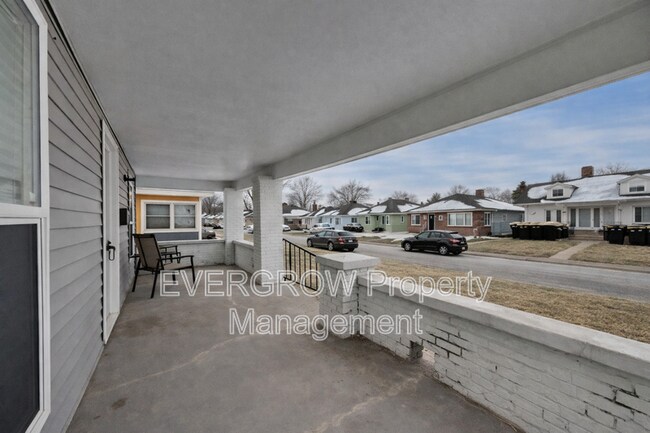 Photo - 2021 Mansfield St