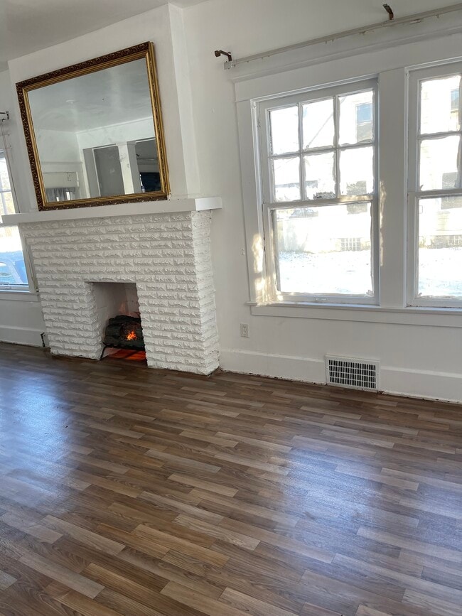 Photo - 55 Labelle Ave