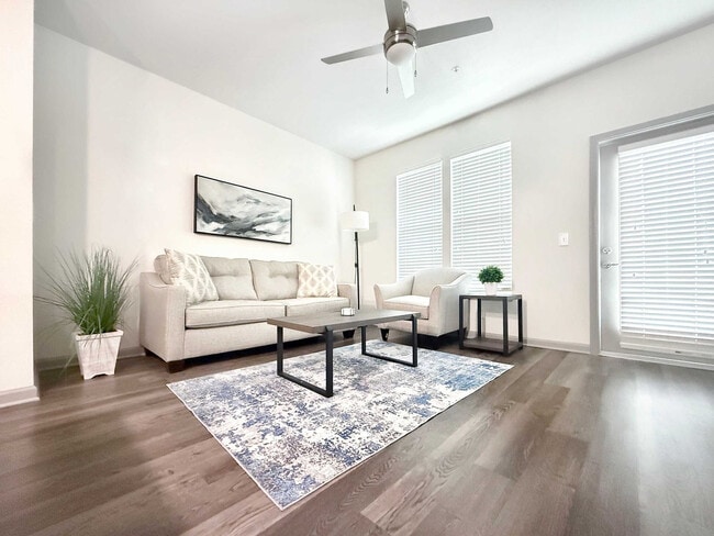 Building Photo - 1515 Flournoy Lp Unit SI ID1511623P