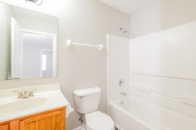 Photo - 4644 Kenross Dr