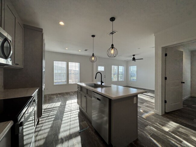 5647 Blue Harbor Dr