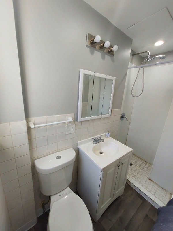 211 Hayes Ave Unit 1