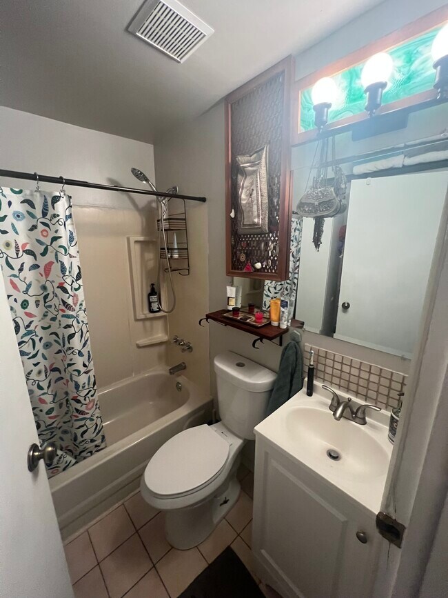 Photo - 785 Washington Blvd Apartments Unit 785