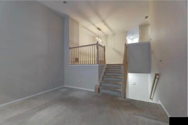 Photo - 320 Midland Ct