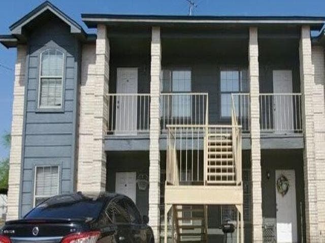 Photo - 606 Gale St Apartment Unit 3