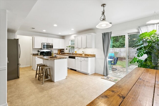 Photo - 104 Emma Rose Ct