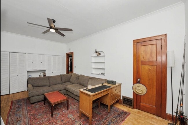 Building Photo - 2803 S Wentworth Ave Unit 2801