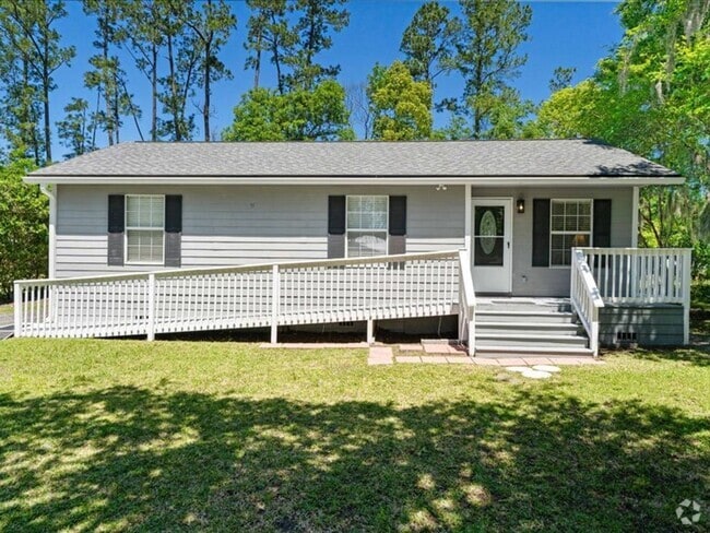 Building Photo - Charming 3 Bedroom Renovated Retreat: Cozy... Rental