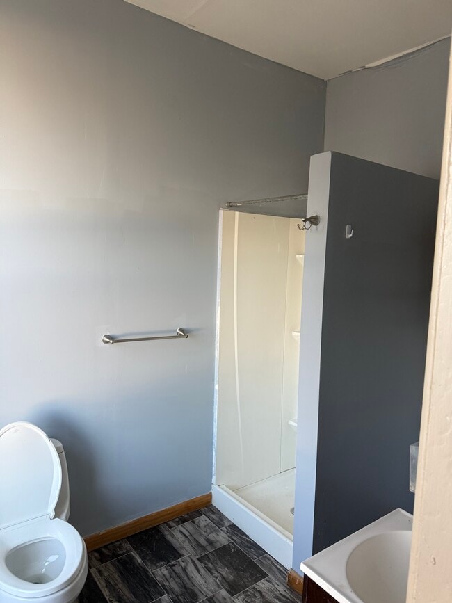 Bathroom - 427 S Pearl St Unit 3rd Fl