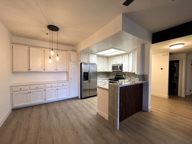 Building Photo - Resort style living - 2 Bd/2Ba 1,100 SqFt Condo Unit 1107
