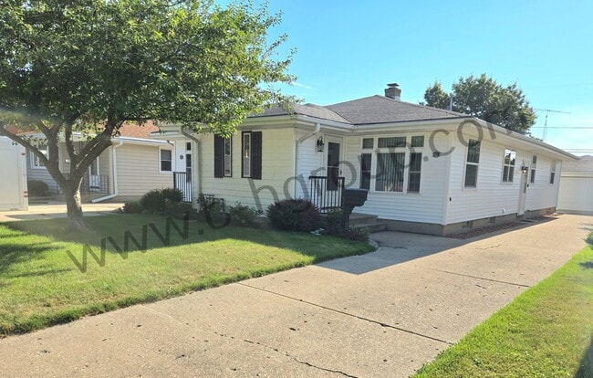Building Photo - 7833 39th Ave Unit 7835