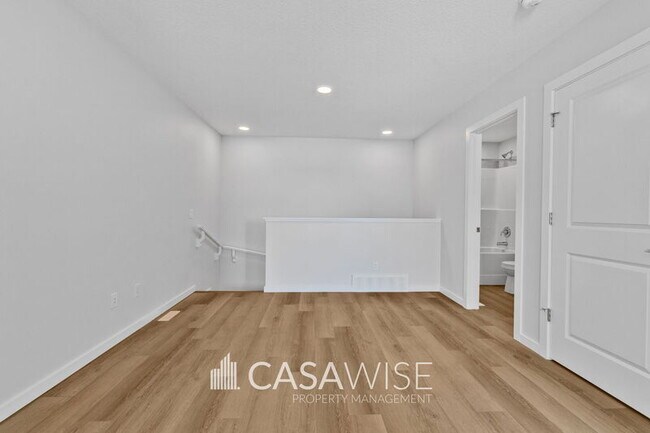 Photo - 21039-21025 25 Ave NW