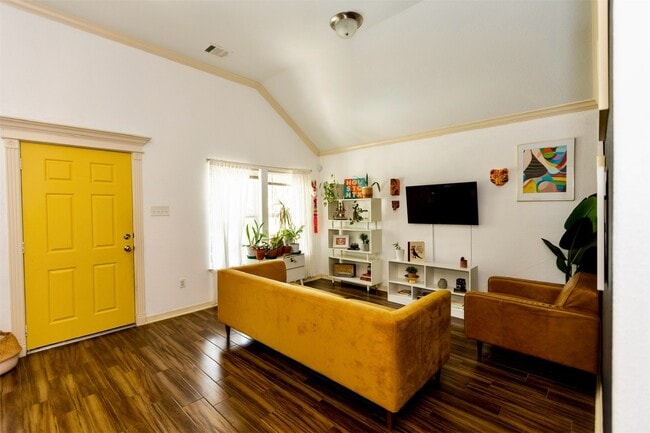 Photo - 3205 Rosalie St