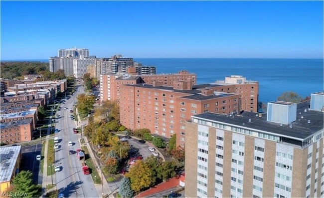Building Photo - 11820 Edgewater Dr Unit 417