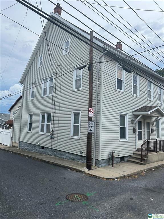 Building Photo - 57 E Raspberry St Rental