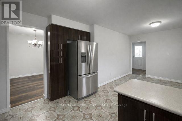 Photo - 7899 Martin Grove Rd