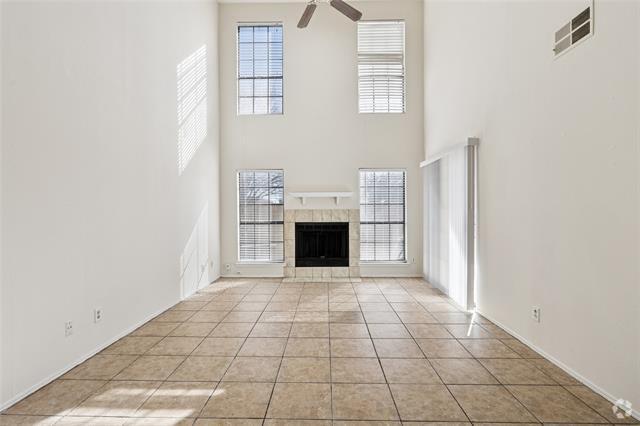 Building Photo - 322 W Harwood Rd Rental