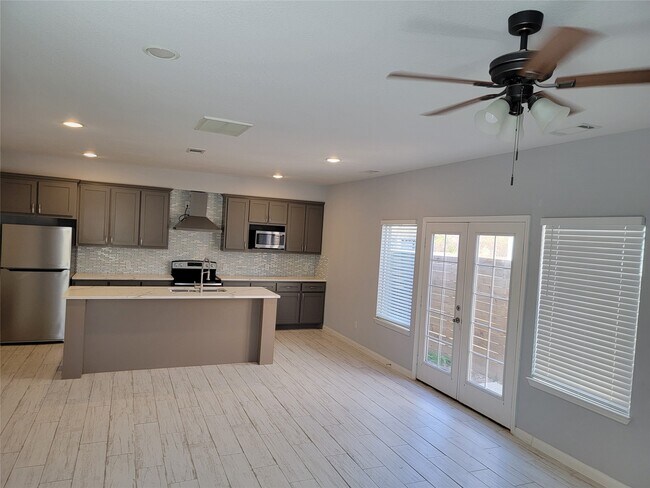 Photo - 8203 Oak Knoll Ln Unit B